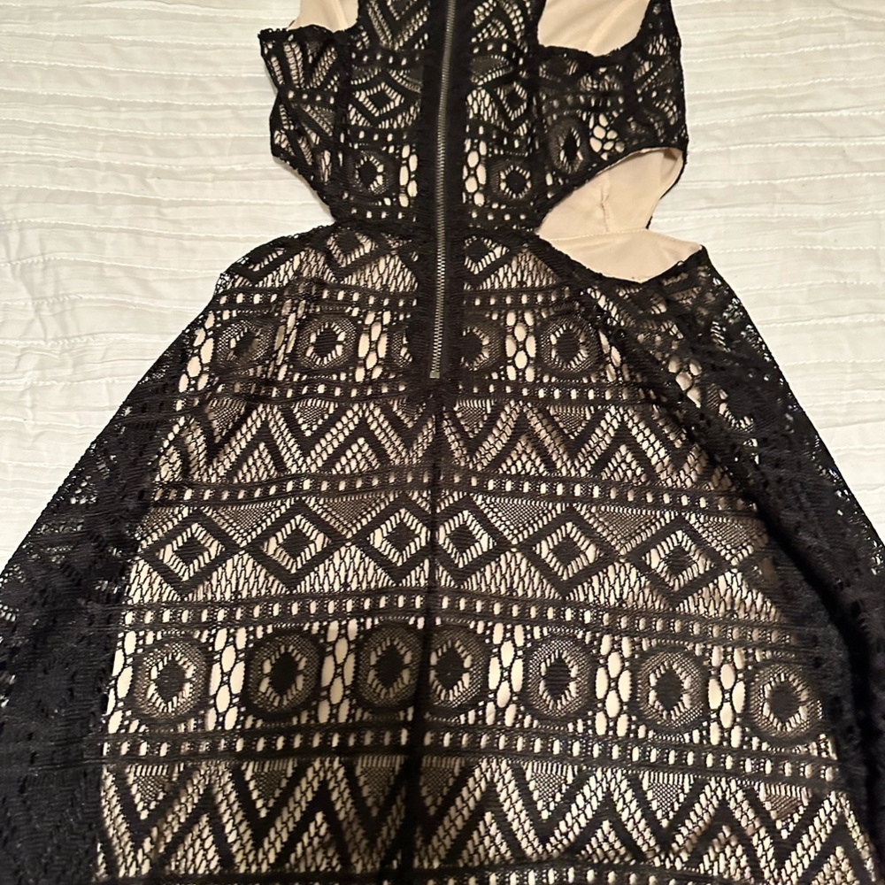 black dress with cutouts on side size small - Picture 3 of 3